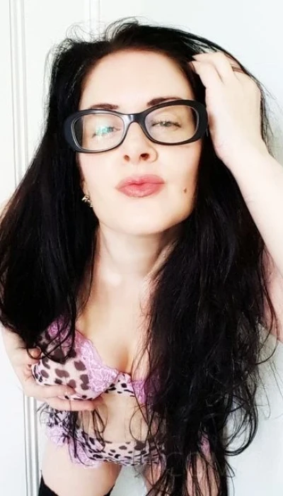 Amy Vergnés x