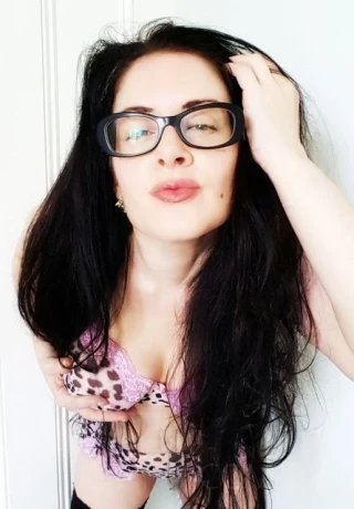 Amy Vergnés x