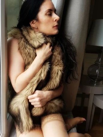 Amy Vergnés x