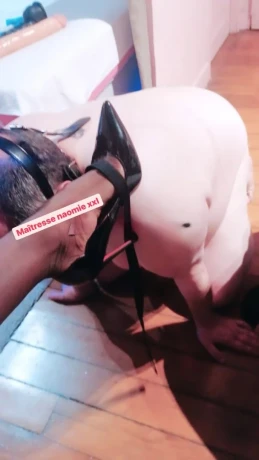 Naomi 23cm